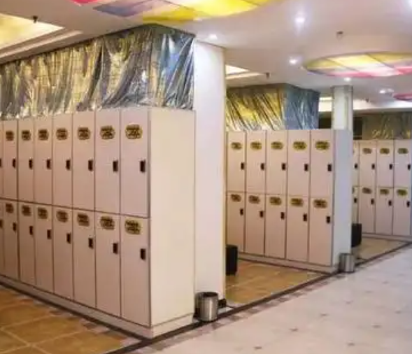 新街口店·更衣区